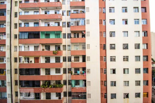 Vista Sala de apartamento à venda com 2 quartos, 94m² em Centro, Belo Horizonte