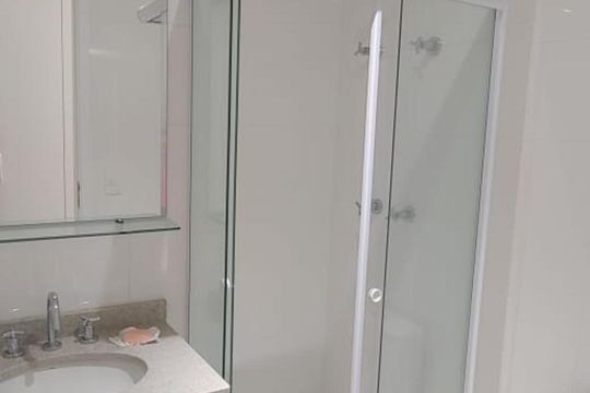Banheiro Suíte de apartamento à venda com 1 quarto, 58m² em Campo Belo, São Paulo