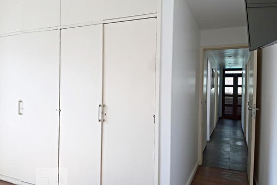 Corredor de apartamento para alugar com 3 quartos, 150m² em Ipanema, Rio de Janeiro
