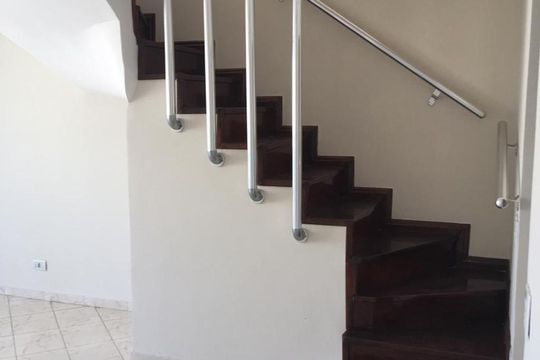 Escada de apartamento para alugar com 4 quartos, 540m² em Vila Pompéia, São Paulo