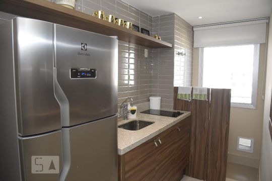 Cozinha de apartamento para alugar com 2 quartos, 77m² em Jacarepaguá, Rio de Janeiro