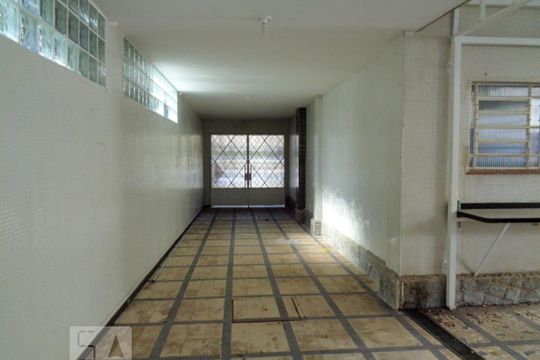 Quintal de casa à venda com 3 quartos, 240m² em Água Branca, São Paulo