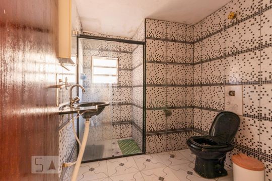 Banheiro  de casa para alugar com 2 quartos, 120m² em Jardim Sapopemba, São Paulo