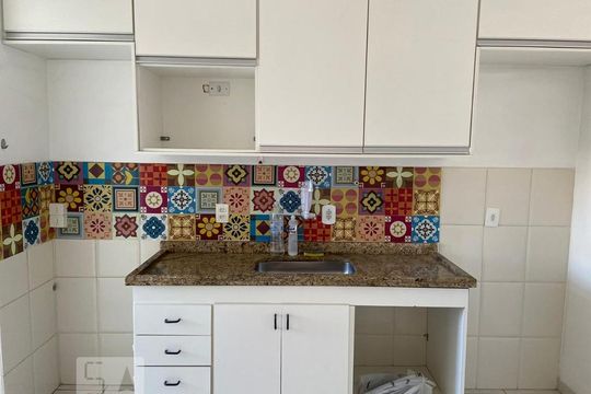 Cozinha de apartamento para alugar com 2 quartos, 55m² em Jardim do Colégio (zona Norte), São Paulo