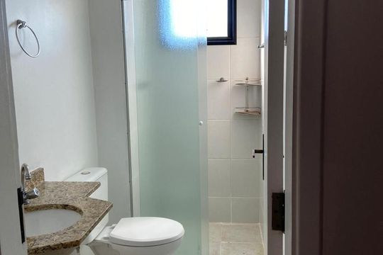 Banheiro de apartamento para alugar com 2 quartos, 55m² em Jardim do Colégio (zona Norte), São Paulo