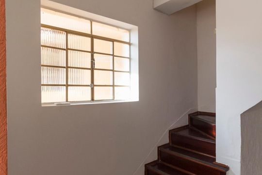 Escada de casa à venda com 4 quartos, 200m² em Saúde, São Paulo