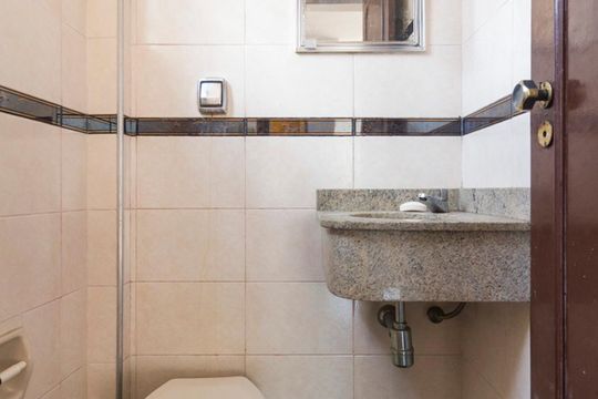 Lavabo de casa para alugar com 4 quartos, 200m² em Saúde, São Paulo