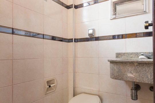 Lavabo de casa à venda com 4 quartos, 200m² em Saúde, São Paulo