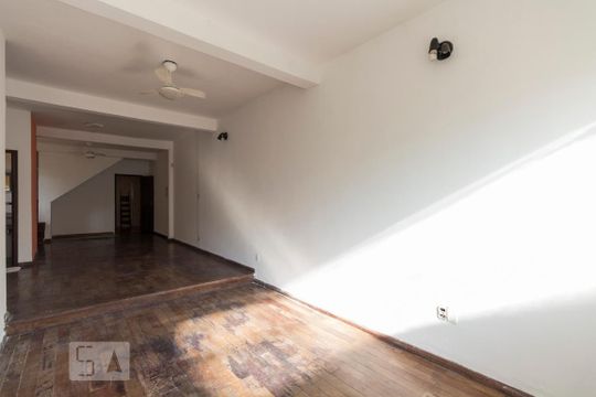 Sala de casa para alugar com 4 quartos, 200m² em Saúde, São Paulo