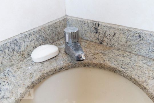 Lavabo de casa para alugar com 4 quartos, 200m² em Saúde, São Paulo