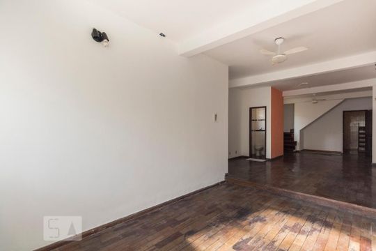 Sala de casa para alugar com 4 quartos, 200m² em Saúde, São Paulo