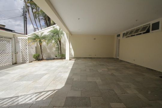 Garagem de casa à venda com 4 quartos, 350m² em Jardim Leonor, São Paulo