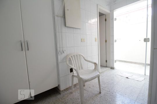 Área de Serviço de casa à venda com 4 quartos, 350m² em Jardim Leonor, São Paulo