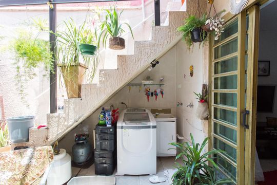 Área de Serviço de casa para alugar com 3 quartos, 320m² em Vila Cleonice, São Paulo