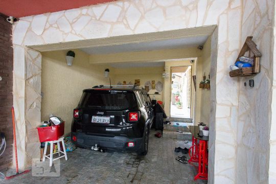 Garagem de casa para alugar com 3 quartos, 320m² em Vila Cleonice, São Paulo