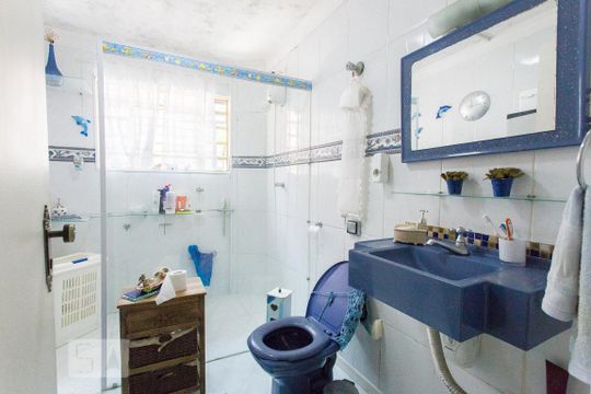 Banheiro 1 de casa para alugar com 3 quartos, 320m² em Vila Cleonice, São Paulo