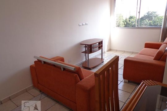 Sala de apartamento para alugar com 2 quartos, 55m² em Vila Firmiano Pinto, São Paulo