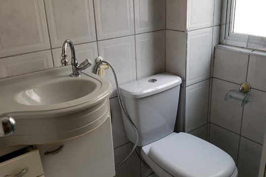 Banheiro de apartamento à venda com 1 quarto, 49m² em Vila Ester (zona Norte), São Paulo