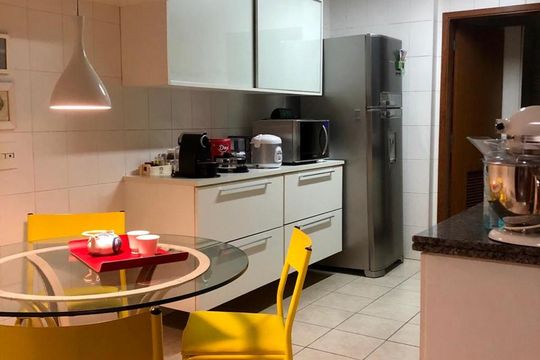 Cozinha de apartamento à venda com 4 quartos, 126m² em Perdizes, São Paulo