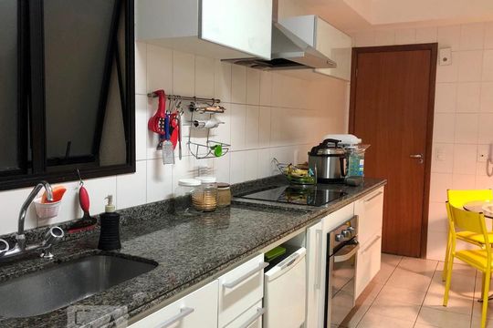 Cozinha de apartamento à venda com 4 quartos, 126m² em Perdizes, São Paulo