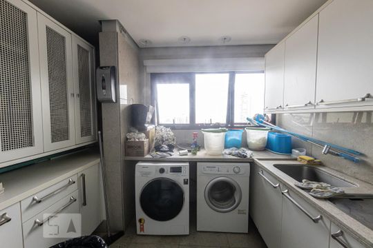 Área de Serviço de apartamento à venda com 4 quartos, 378m² em Jardim Anália Franco, São Paulo