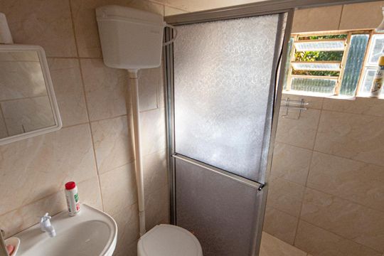 Banheiro de casa à venda com 1 quarto, 30m² em Vila Nova, Novo Hamburgo