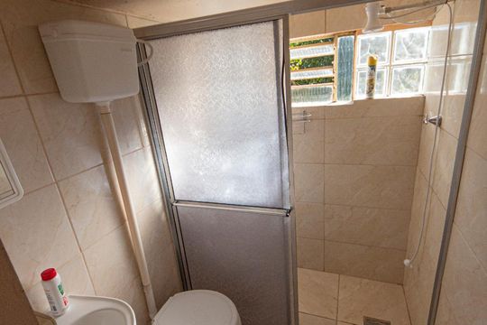 Banheiro de casa à venda com 1 quarto, 30m² em Vila Nova, Novo Hamburgo