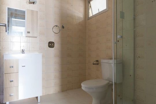 Banheiro Social de apartamento para alugar com 3 quartos, 78m² em Vila Paulista, São Paulo