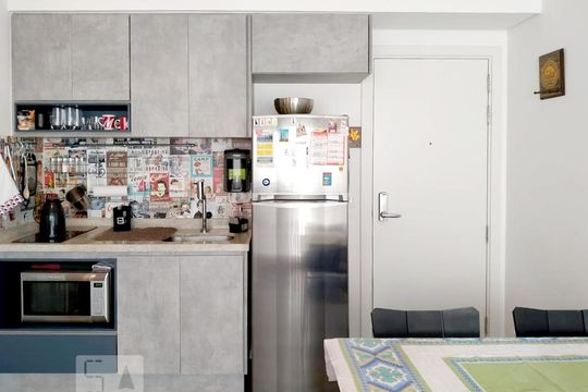 Cozinha de kitnet/studio para alugar com 1 quarto, 31m² em Bela Vista, São Paulo