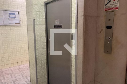 elevador de apartamento para alugar com 1 quarto, 45m² em Centro, Rio de Janeiro