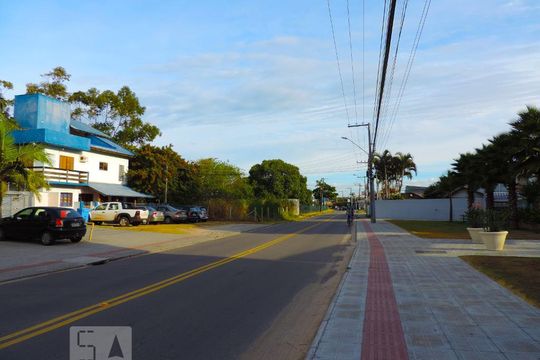 Vista da Rua de apartamento para alugar com 2 quartos, 170m² em Campeche, Florianópolis