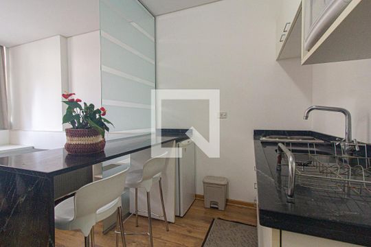 Cozinha de kitnet/studio para alugar com 1 quarto, 40m² em Centro, Curitiba