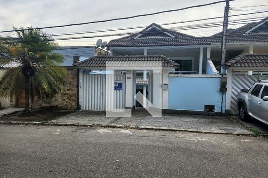 Fachada de casa à venda com 5 quartos, 300m² em Anil, Rio de Janeiro