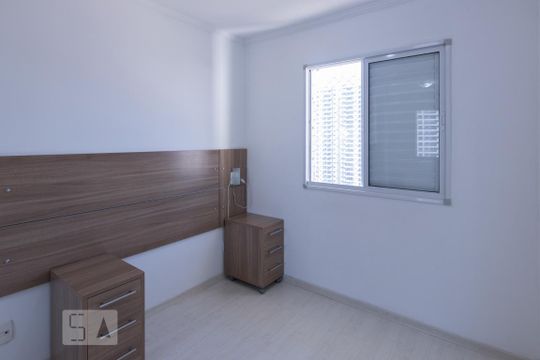 Quarto 1 de apartamento para alugar com 2 quartos, 53m² em Vila Anastácio, São Paulo