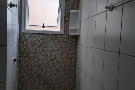 Banheiro de kitnet/studio à venda com 1 quarto, 25m² em Vila Campanela, São Paulo