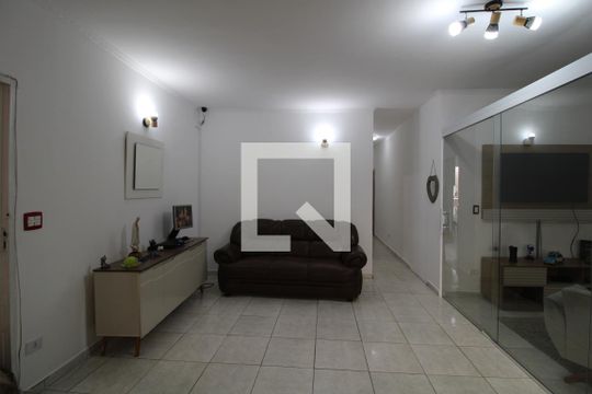 Casa para alugar com 4 quartos, 300m² em Vila Arriete, São Paulo