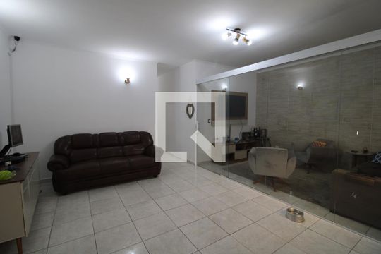 Sala 1 de casa à venda com 4 quartos, 300m² em Vila Arriete, São Paulo