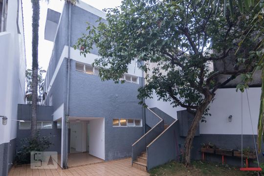 Quintal de casa à venda com 3 quartos, 202m² em Sumarezinho, São Paulo