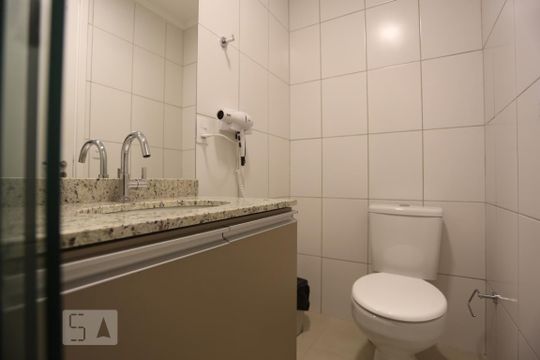 Banheiro de kitnet/studio à venda com 1 quarto, 26m² em Centro, São Paulo