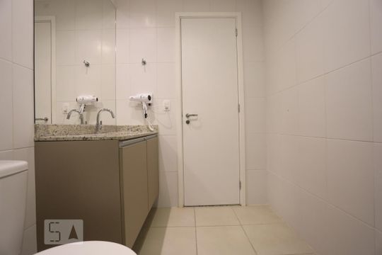 Banheiro de kitnet/studio à venda com 1 quarto, 30m² em Centro, São Paulo