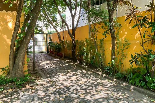 Entrada Vila  de casa à venda com 2 quartos, 110m² em Vila Olímpia, São Paulo