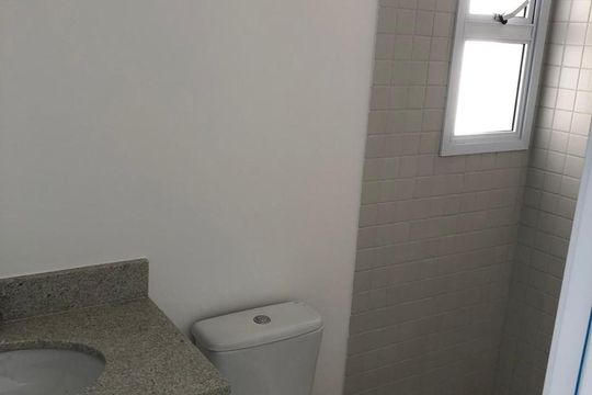 Banheiro de apartamento à venda com 2 quartos, 70m² em Jardim Paulicéia, Campinas