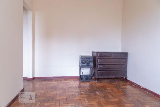 Casa à venda com 3 quartos, 380m² em Coração Eucarístico, Belo Horizonte