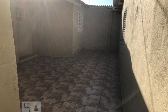 Quintal de casa à venda com 4 quartos, 200m² em Vila Costa E Silva, Campinas