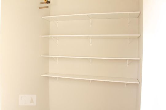 Dispensa de apartamento para alugar com 3 quartos, 101m² em Vila Helena, Jundiaí