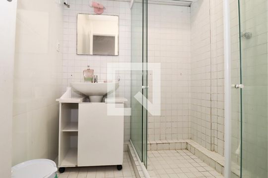 Banheiro de apartamento à venda com 2 quartos, 69m² em Jardim das Laranjeiras, São Paulo