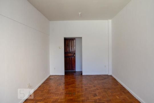 Kitnet/Studio para alugar com 1 quarto, 35m² em Centro, Rio de Janeiro