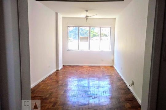 Sala de kitnet/studio para alugar com 1 quarto, 35m² em Centro, Rio de Janeiro