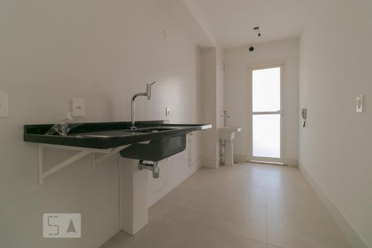 Cozinha de apartamento para alugar com 2 quartos, 68m² em Taquaral, Campinas