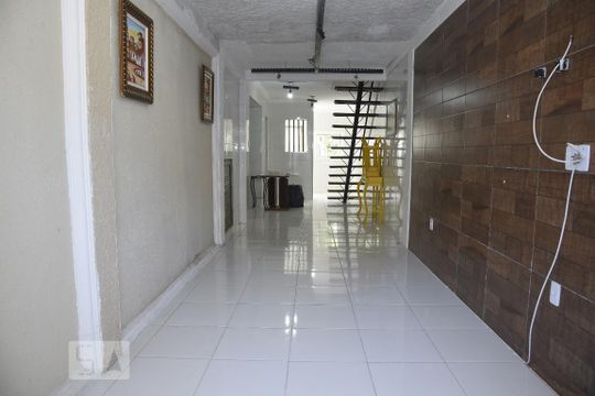 Sala de casa de condomínio à venda com 2 quartos, 90m² em Freguesia, Rio de Janeiro